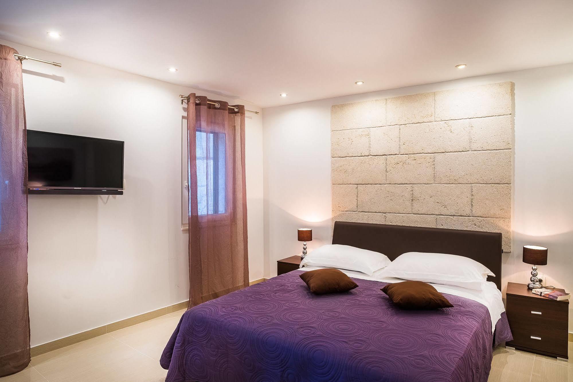 Split Oasis Studio Apartments Exterior photo